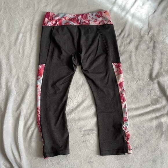 Womens Calia Carrie Underwood Leggings Crop Small Grey Tempest Cloud trim Capris - Picture 8 of 10